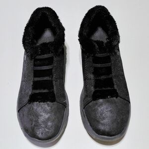 B ZEES Women's Round Toe Ankle Black Faux Fur Lined Boot - 10M